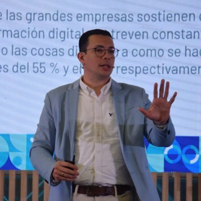 Director de Analítica de TI en @SegurosSURAcol - Docente universitario y conferencista - Apasionado por las tecnologías de información y estrategia empresarial