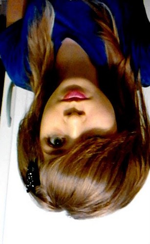 Oiie  belezinha ? *--------*

Eu so a Mariana so mto legal (euacho) e mto chata tbm , amo papai e mamãe e só da @Doritoos  *-----* agora segue (: