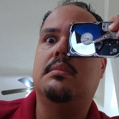 RoyNocte's profile picture. Millenial geriátrico. IT/AV dude. Dad. Teórico del rock. Humor negro y café sin azúcar. I used to be depressed, I still am, but I used to too.