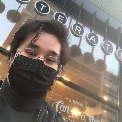 bookseller/manager at @literatibkstore // trans, queer, and white latinx // all opinions are my own