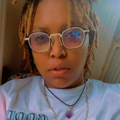 vibewit_JODIE's profile picture. I’m Selfish, self aware, self motivated, self loved. Come be selfish wit me ✨