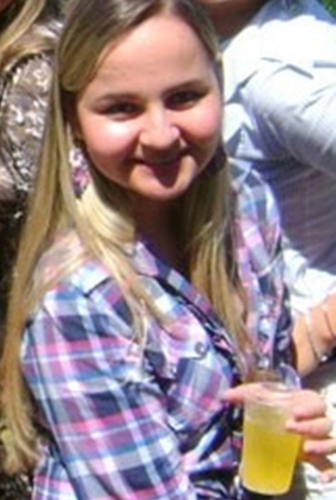 Luuana Carlota,Ariana,17,Palmeirense, músiicas sertanejo ee oo resto.. ?
Sóo conhecendo :P 
http://t.co/WUF0kdVEI9