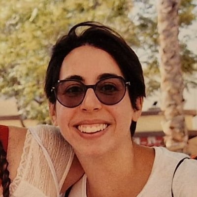 evafrabla's profile picture. Psicóloga. Analista de conducta en construcción.
Vegana (o se intenta). 
Educación y aprendizaje, ciencia, música y naturaleza.