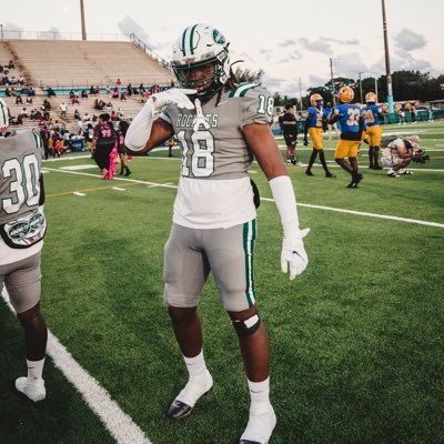 24’🎓 LB @ MIAMI CENTRAL /6’2 210LBS/ 3.1 GPA📚