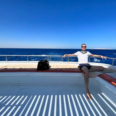 _Magdy9's profile picture. Dark passenger.. 

Banker