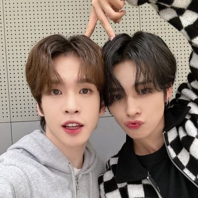 𝗙an 𝗔ccount - ꒰ ❝🐺 :눈이다~~~(빼꼼런) 🐧❞ ꒱ؘ - 𝗙𝗼𝗿 𝟵𝟵𝘇 #세림 #앨런 #크래비티 #99즈 #맏형즈 - #셀런 @CRAVITY_twt