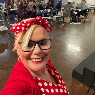 Spread the happiness pedagogical approach helping educators believe in themselves with self motivation tips and ideas. #DoughDisco #Squiggle