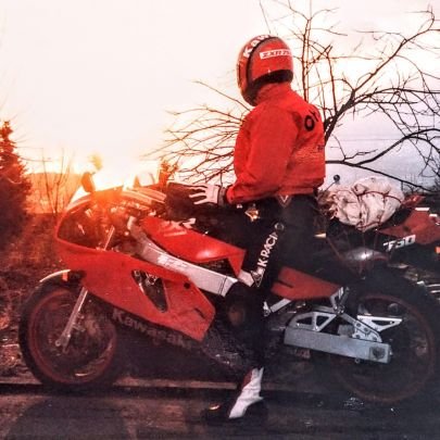 ancient48's profile picture. デコノフの娘に感化されて、50才過ぎて『ももいろクローバーＺ』にドハマリした65才ノフです。基本箱推しですが、参戦装備はピンク多め😅フォローは自由にしてますのでご容赦😁2022年4月に開催されたJ-VILLAGE春一、４人と運営陣の心意気に感謝😂日本保守党員です🇯🇵