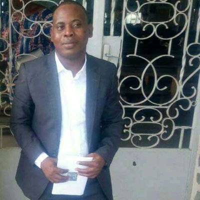 Detenteur d'un Master 2 en droit DAE 

Formé à  LERSUMA par la CCJA  à la pratique de l'arbitrage  CCJA

               ARMP/PR _ Benin