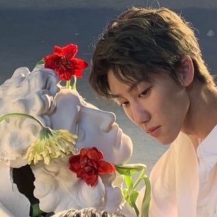 i grow flowers, hang the stars, sit and sing a song with the moon — https://t.co/7B2LUowO4F