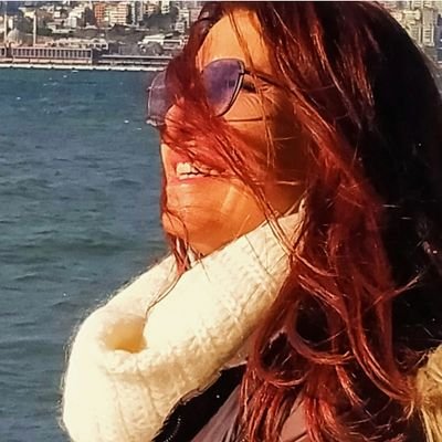 Öyle büyümüş ki içimizdeki yalnızlık
Sevilmeyi beklerken, beklemeyi sevmişiz.
C. Süreyya
