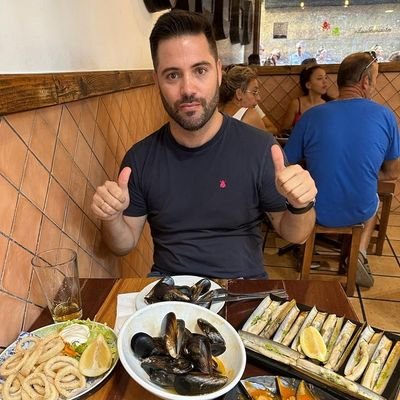 español y madridista. enamorado y feliz. tq peque.