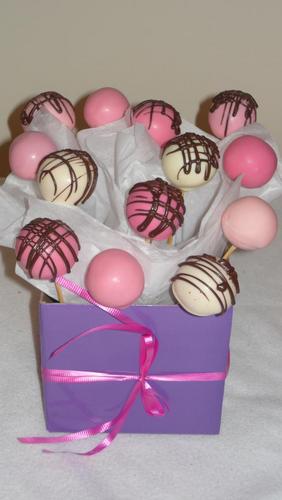 PopTreats
Cake pops - delicious mini cakes on a stick 
Handmade just for you!