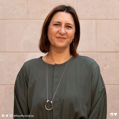 Mare de Sara i Lola. Coordinadora General d’@EsquerraUnida. Professora de la @DretUV. Advocada. En una altra vida vaig ser consellera d'un País diferent.