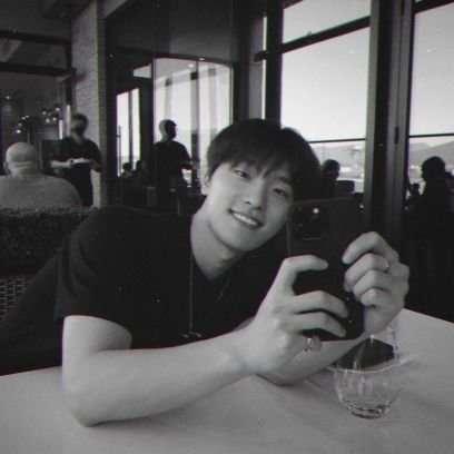 a sucker for the maknae and his 12 bros / 24 • she / woem coup / fan account