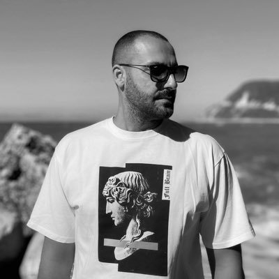 Self-taught JavaScript Developer • JavaScript, TypeScript, Vue, React, Node • Sharing tips from my trips 🚀