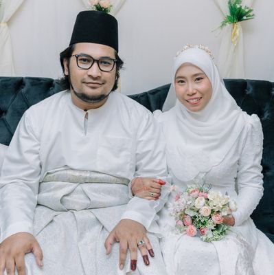 annebidrus's profile picture. Perempuan