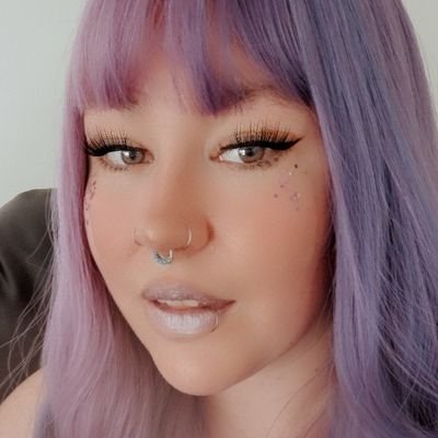 hippo_onmyroof's profile picture. 