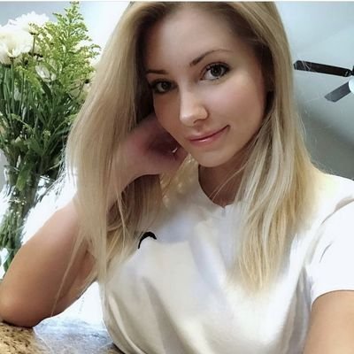 Mélanie hopes
scalded cat fears cold water💔🤧