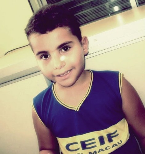 I am very happy that I have, thank God for my family, I have 8 years and again right? want to know more about me follow me I follow you.