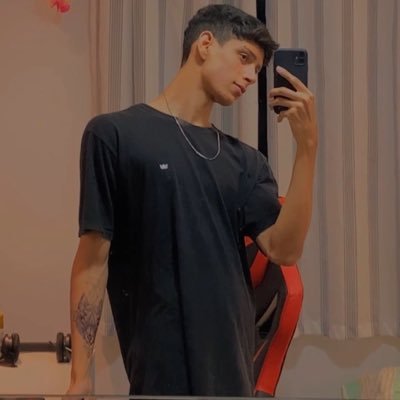 isaacvinic's profile picture. …