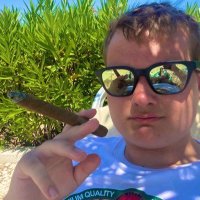 King (@canvasfab84) 's Twitter Profile