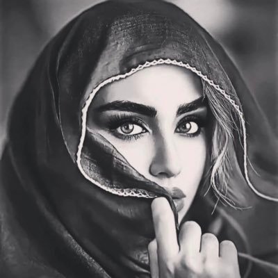 مايموت الحب في قَلبـ♡ــ المحب ولا يموت الشوق لْـۆ طال الغياب ..🤍