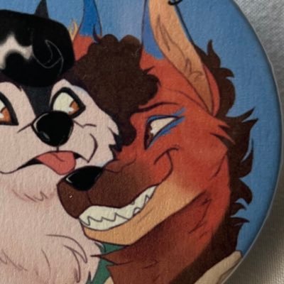 Dumb Pirate Wolf, I Bite || 21 || he/him || 🏳️‍🌈 🇬🇹 🇲🇽 || polyam gay/gray-ace || Dm me!! || obligatory pillow bf: 💕@BigBoyRangi💕 || PFP by @zoloxoloitz