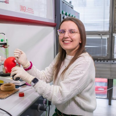 tying knots and building cages in the lab⚗️ full time swiftie✨
