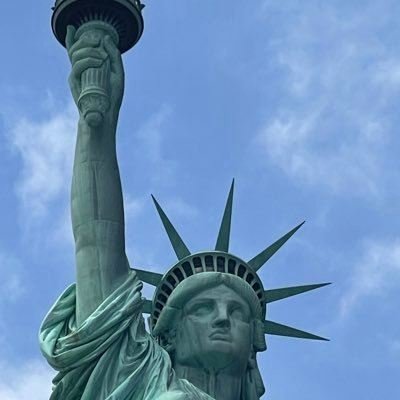 mmartinez26_57's profile picture. I don't like orange