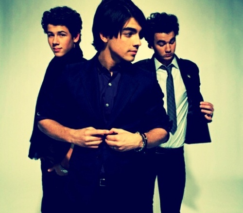 TheFauxBros's profile picture. We're not your typical Jonas Brothers. We're the bad boys, talk to us and you'll find out. Kevin: Taken by Dani 10/7/11 (Joe and Nick are single)