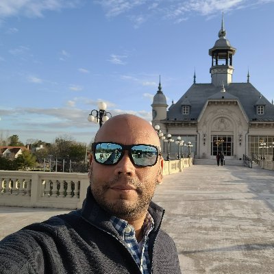 Fullstack Developer
Loving HTML, CSS, vanilla Javascript and Node.js.
Building the foundation !!!