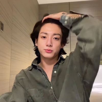 sunshinehoba18's profile picture. Just live mindlessly
Ot7(21yr)