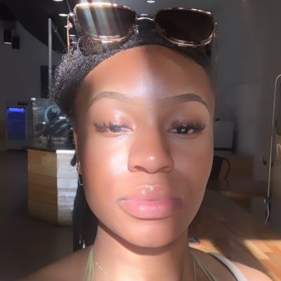 riaaanic's profile picture. 