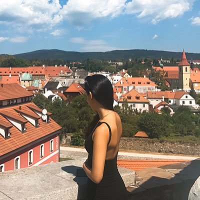 E8yrsK's profile picture. 경제적 자유를 꿈꾸는 직장인이자 N잡러. 쫌쫌따리로 꾸준히 #Tesla #PLTR #BTC "이것 저것 #Designer" 커피와 먹는거 그리고 운동을 좋아하는 노력형 ENFP 그리고 요즘은 육아모드..🙂‍↕️