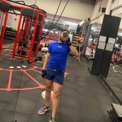 CarlitsAlvrz's profile picture. 