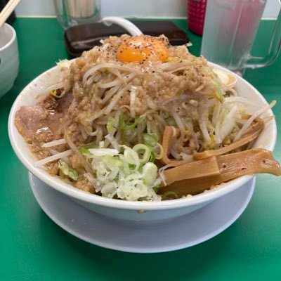 二郎系しか勝たんとか言ってたけど最近は胃もたれから蕎麦にシフトし始めてる人