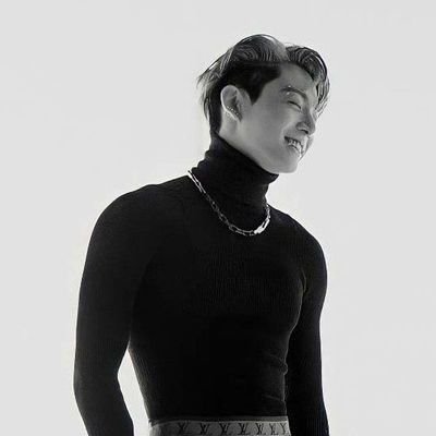 angeljjkth's profile picture. military wife
@BTS_twt fan account