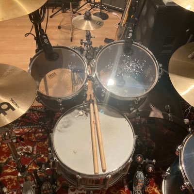 Gymno_drums's profile picture. 動物でありプランクトン。 奥野香耶さんが好き。 名前は好きなバンドの曲から。 ドラマーです。Recording EngineerやMix Engineerもやります。あるバンドマンの別人格。ヘッダー📷@fjwr_d