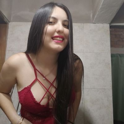 Después de ciertos infiernos, no cualquier demonio te quema.// Me dejaste de gustar cuando me di cuenta de que cualquiera te llama la atención.