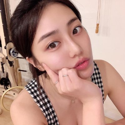 Hi there 🥰 Thanks for visiting my profile. please follow me 😍
