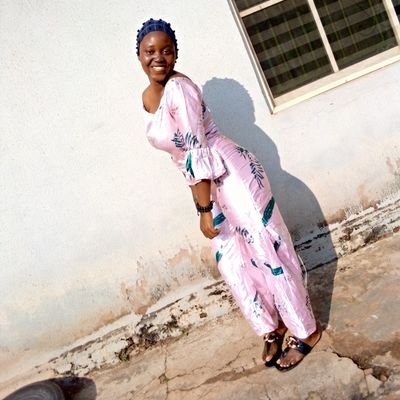 AM a gentle girl ❤️🌹. Small girl with big God 🌹
HAPPINESS IS FREE ❣️