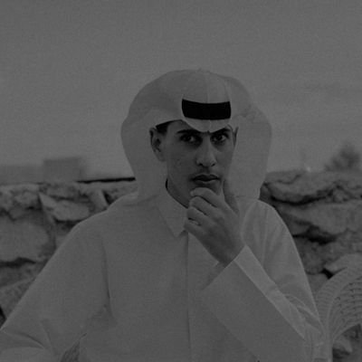 سريت بـ ليلةٍ قمرا تقديني نجوم الليل
على ضو القمر شفتك قصيده من كتاباتي .