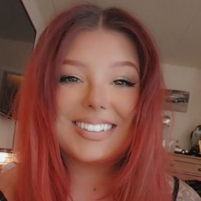 CookieBeee's profile picture. Gamer | Longboarder | Hoop dancer | Marketing Professional | UWW alumni | Expert on all things blanket forts