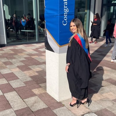 Modern Studies Teacher 📚 Strathclyde PGDE Modern Studies 2022/23 👩🏼🎓 BA Hons Politics with Sociology