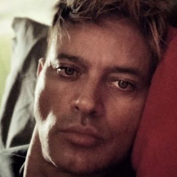 dirittoprivat0's profile picture. Ho più bocciature che ex.