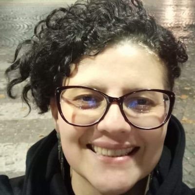 Politóloga, especialista en Derecho de Tierras, asesora en política pública, docente e investigadora en educación.