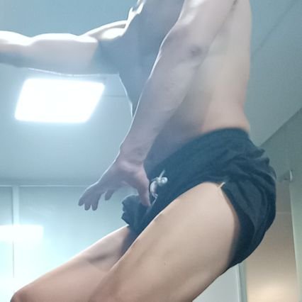 aibai12's profile picture. 形意拳霸道！