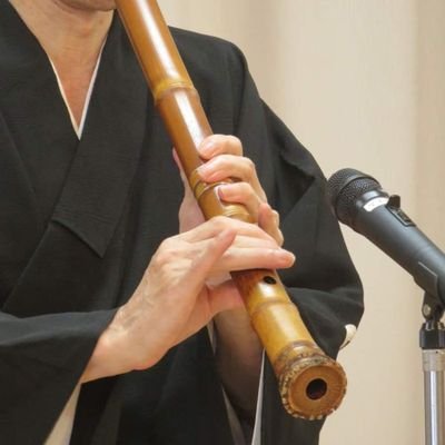 矢下流宗家矢下勇師分家家元斎藤参勇師直門の尺八民謡師範です。

西部民謡連合会(旧浜松参勇民謡連合会)所属です。

浜さち代さんの新花笠おどり唄を音源を頼りに尺八と三味線の譜面を作成して二上り花笠メドレー(花笠音頭・新花笠音頭・新花笠おどり唄)を演奏しています。