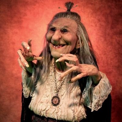 La Bruja Zárate Profile